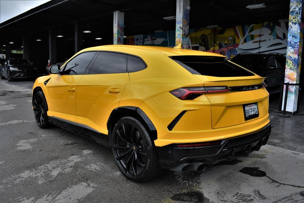 2022 LAMBORGHINI URUS YELLOW