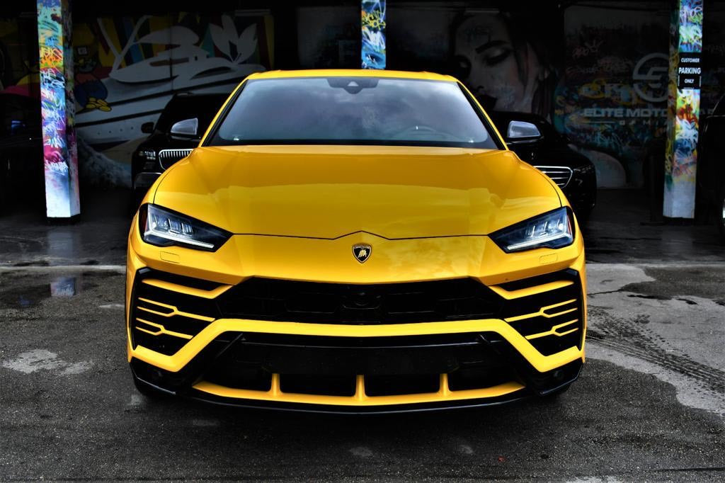 2022 LAMBORGHINI URUS YELLOW