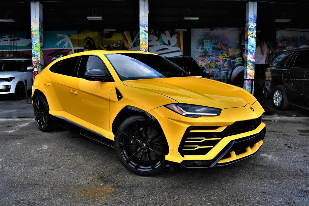 2022 LAMBORGHINI URUS YELLOW