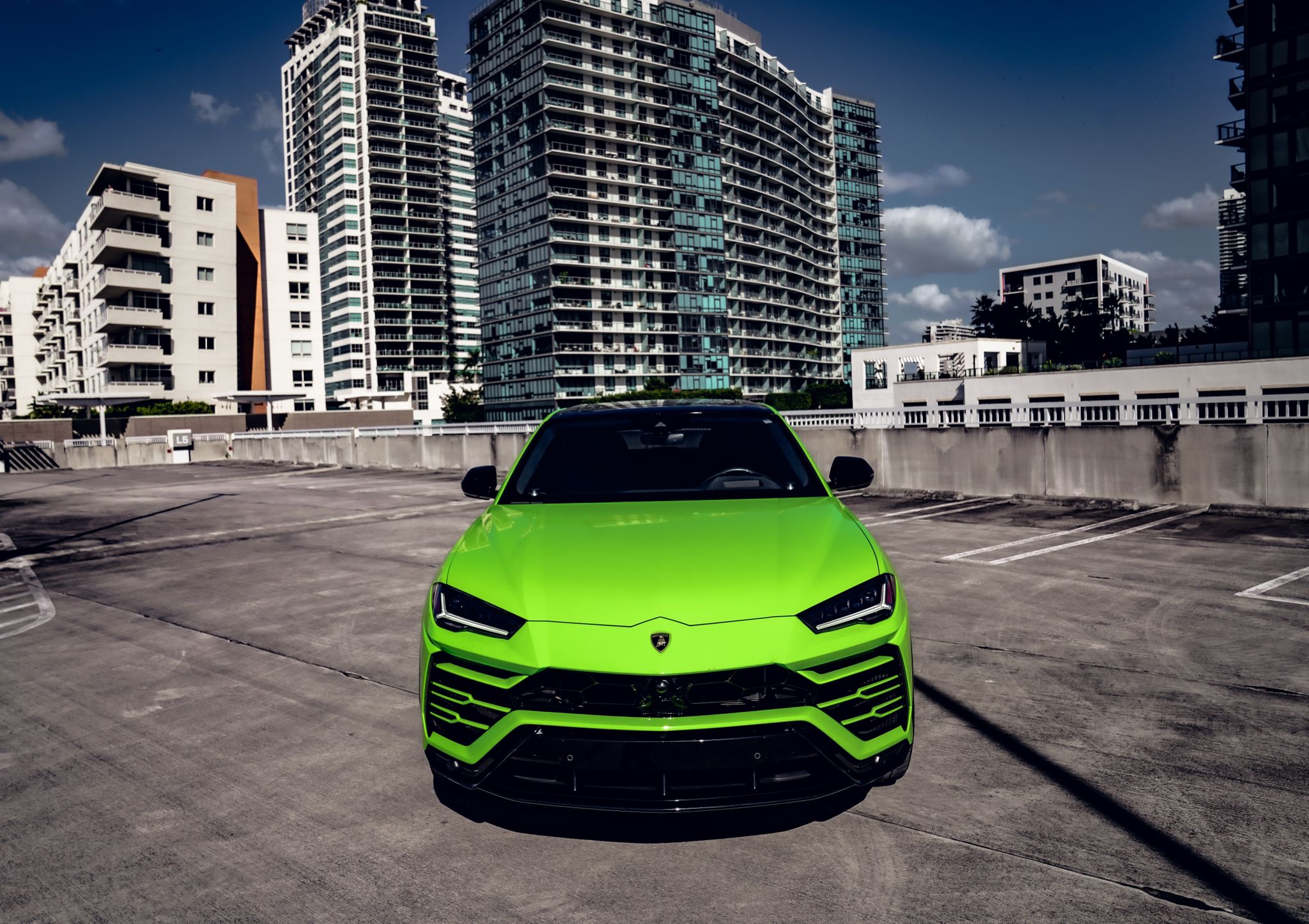 LAMBORGHINI URUS GREEN 2022