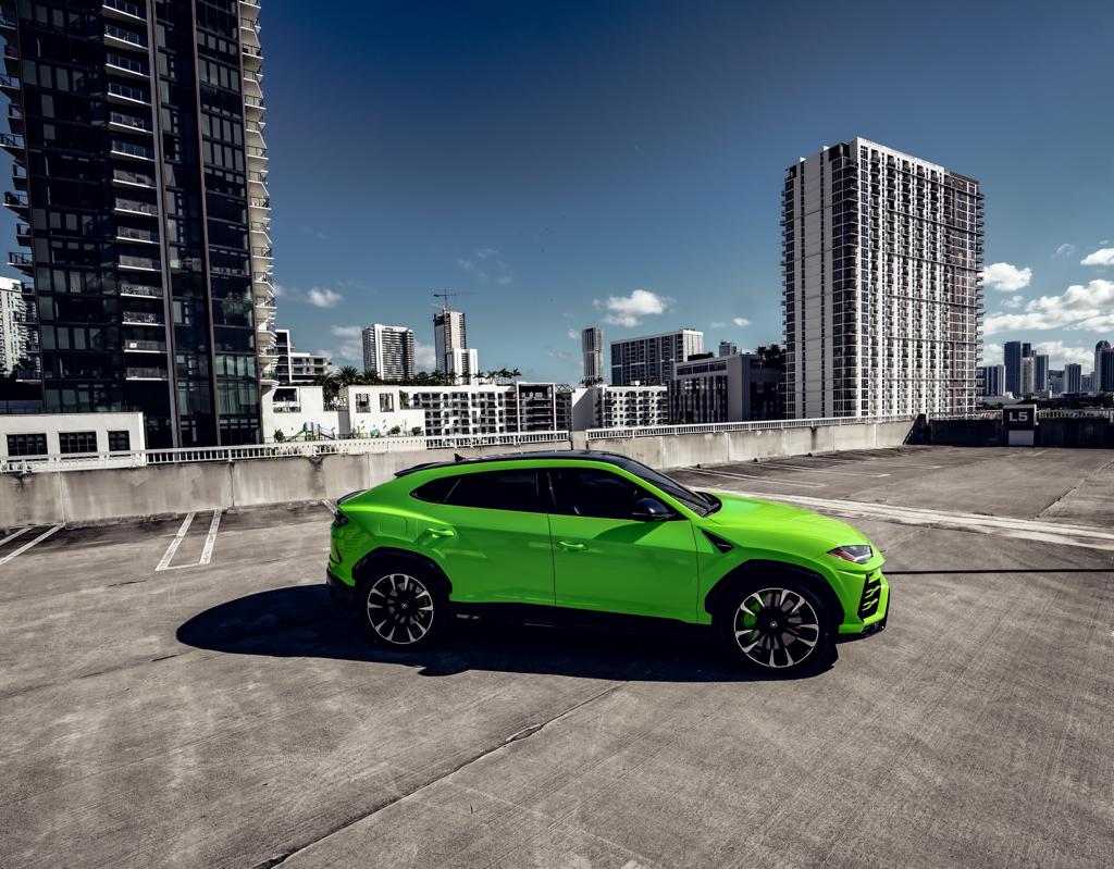 LAMBORGHINI URUS GREEN 2022