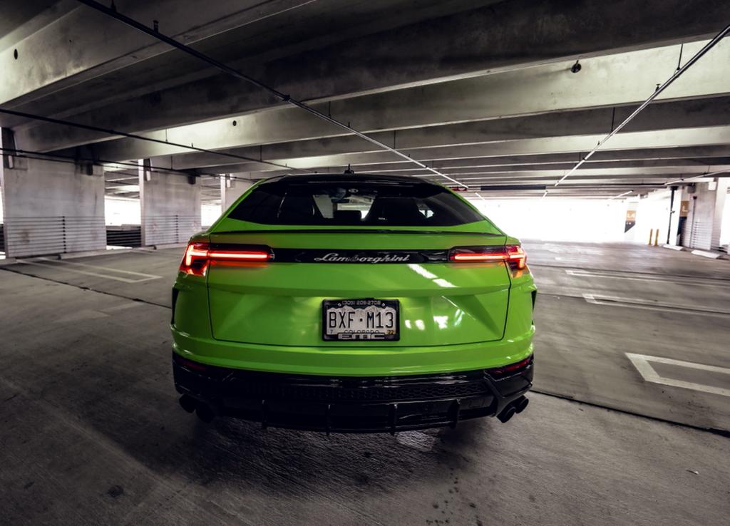 LAMBORGHINI URUS GREEN 2022