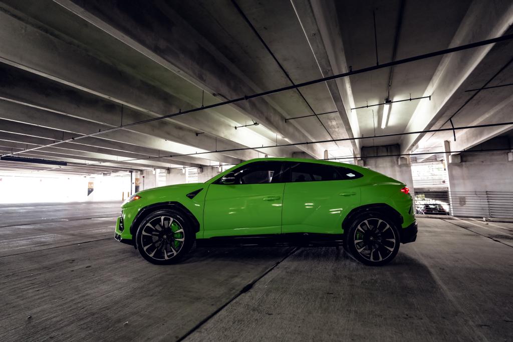 LAMBORGHINI URUS GREEN 2022