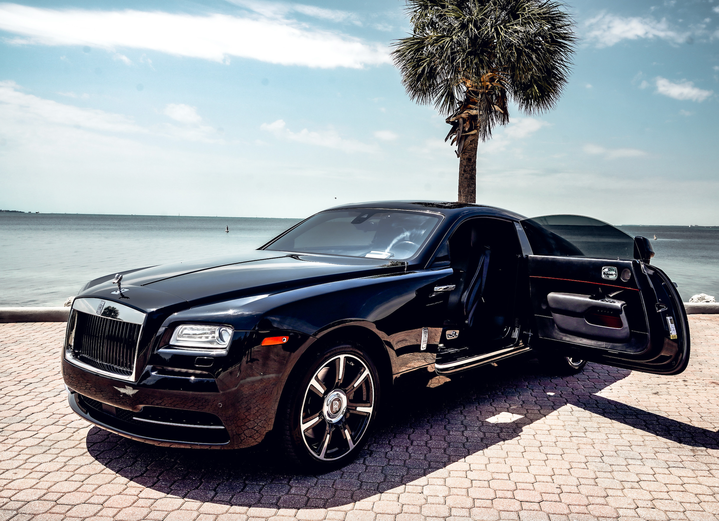 ROLLS ROYCE WRAITH BLACK