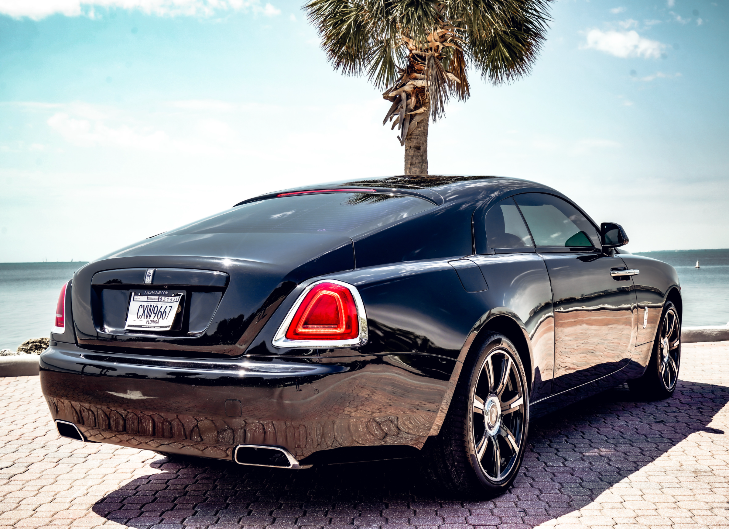 ROLLS ROYCE WRAITH BLACK