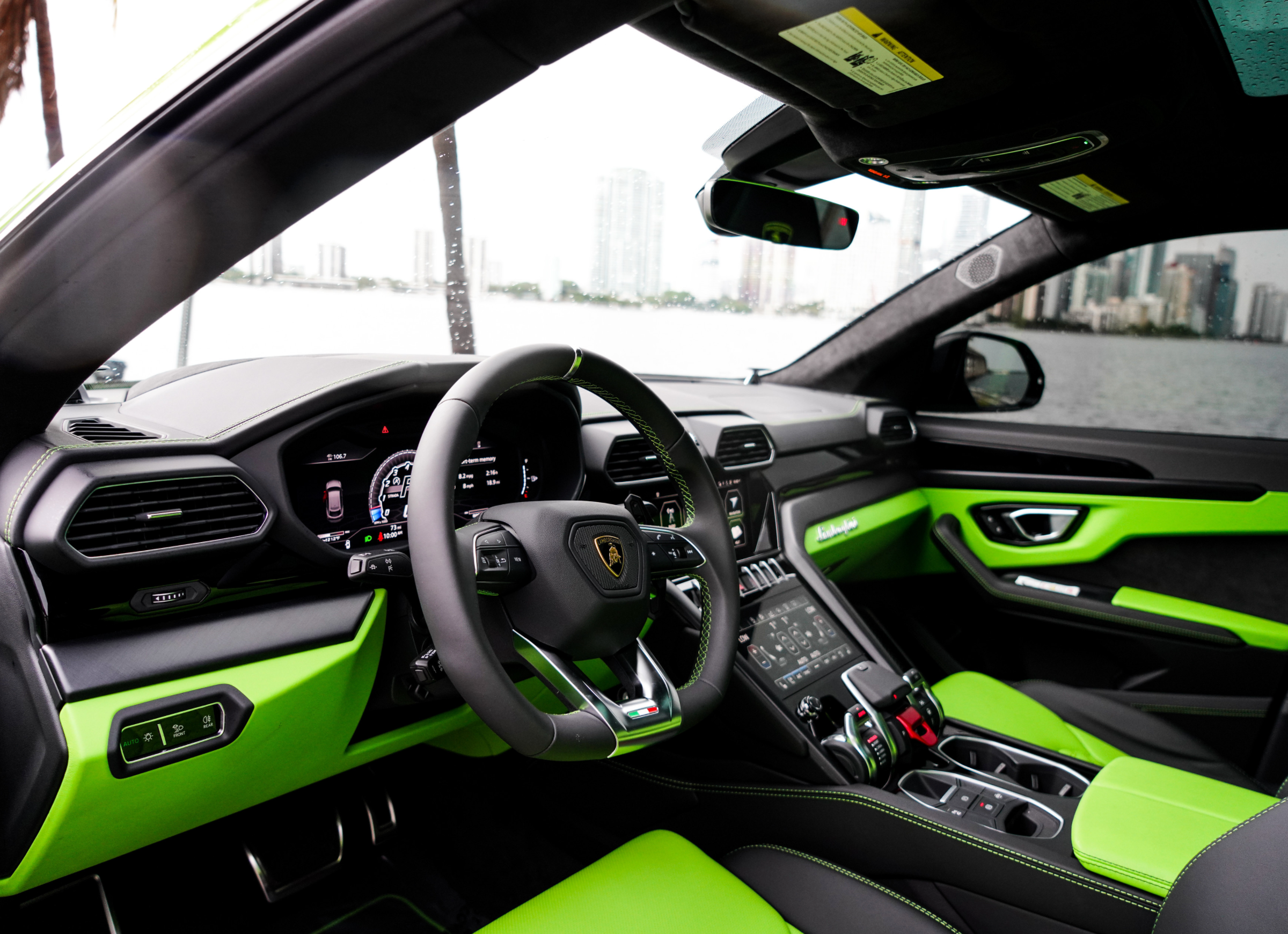 2022 LAMBORGHINI URUS - NEON GREEN