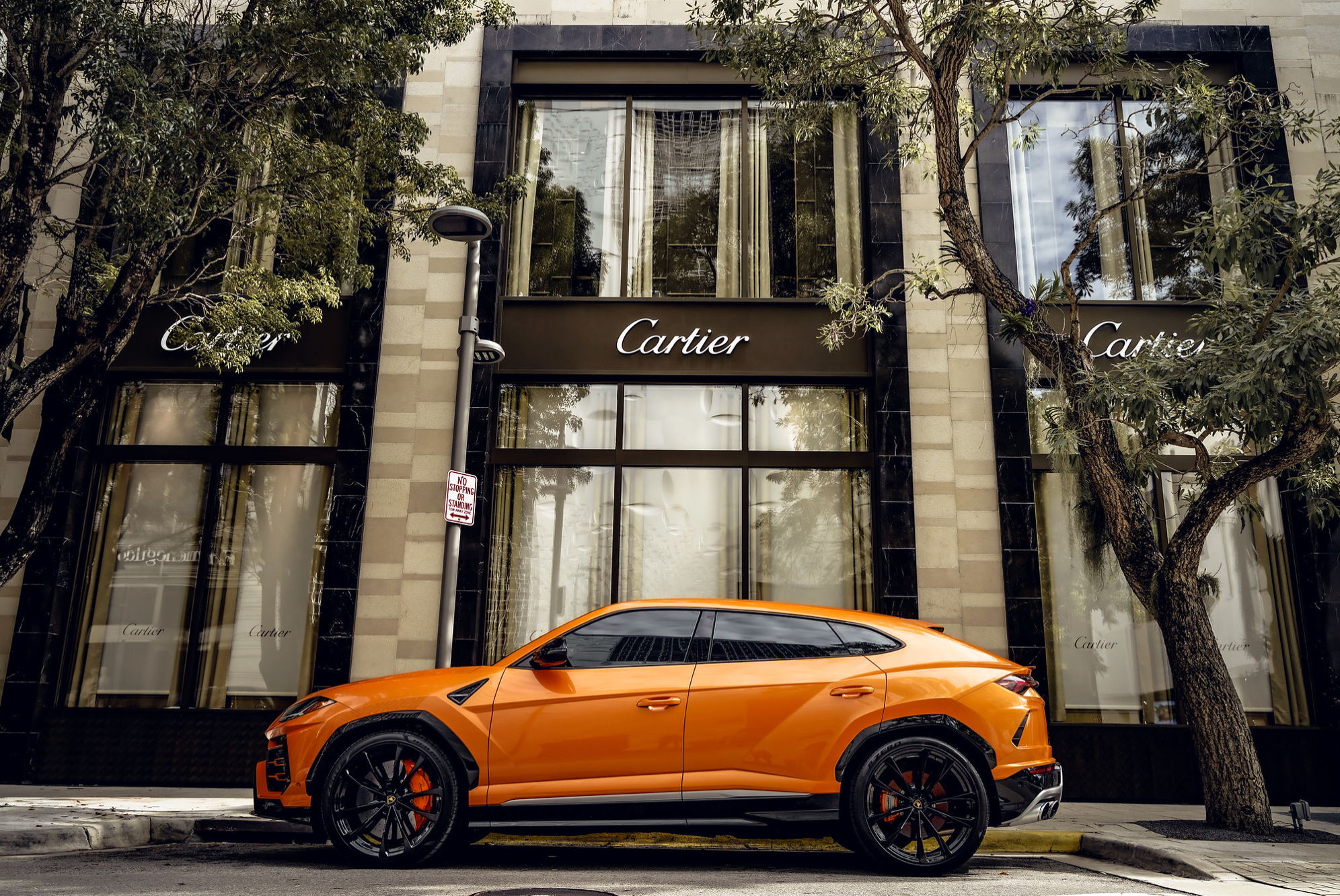 2022 LAMBORGHINI URUS STARLIGHT - ORANGE