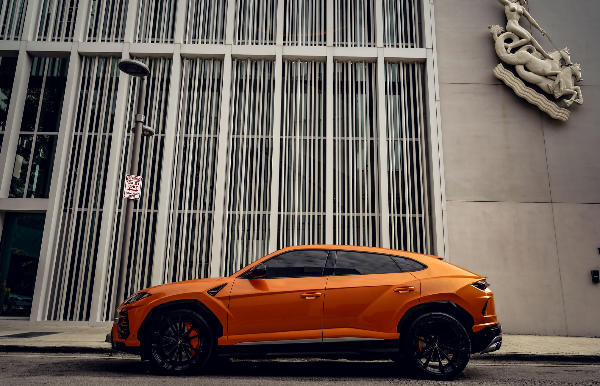 2022 LAMBORGHINI URUS STARLIGHT - ORANGE