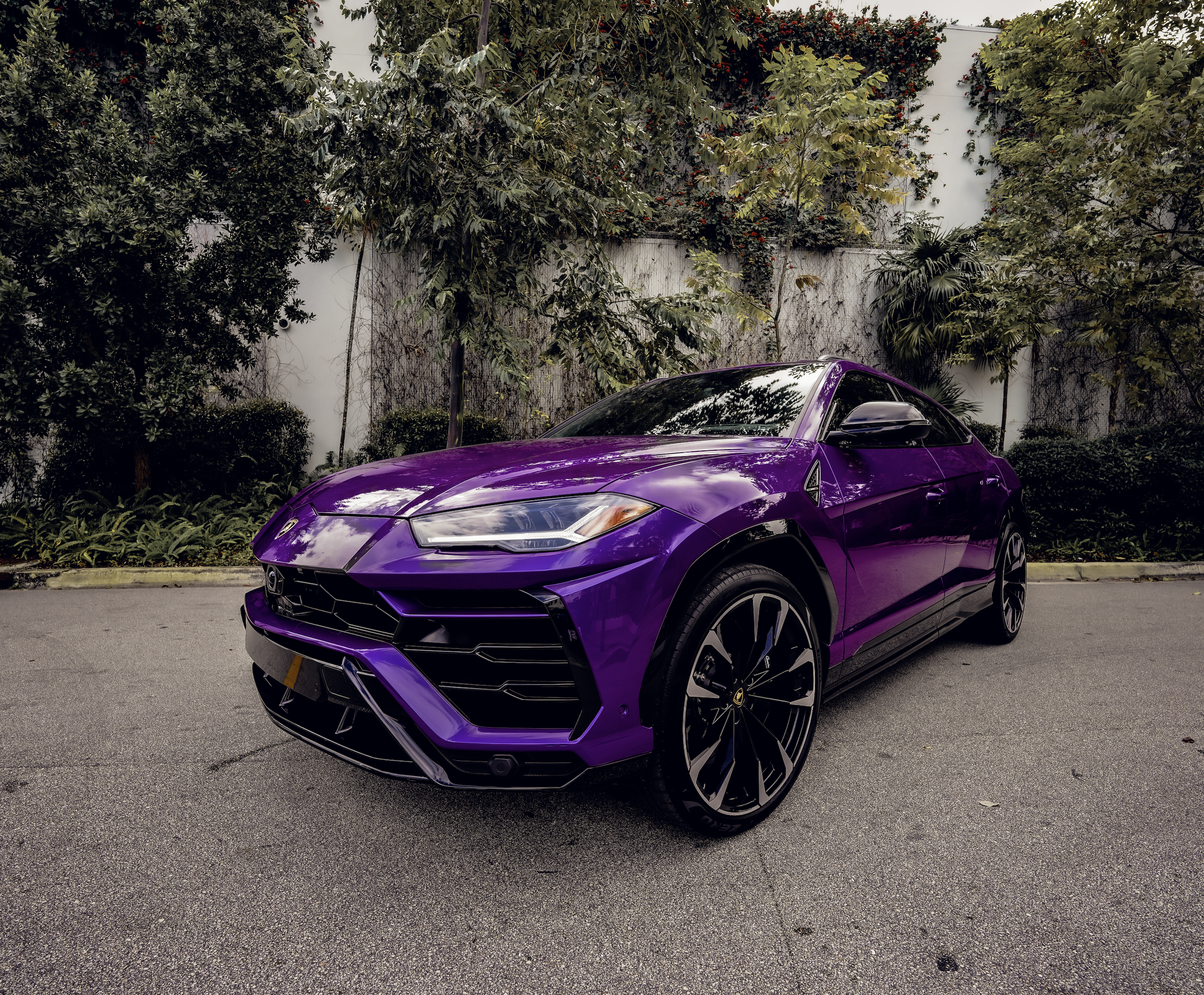 2022 LAMBORGHINI URUS PURPLE