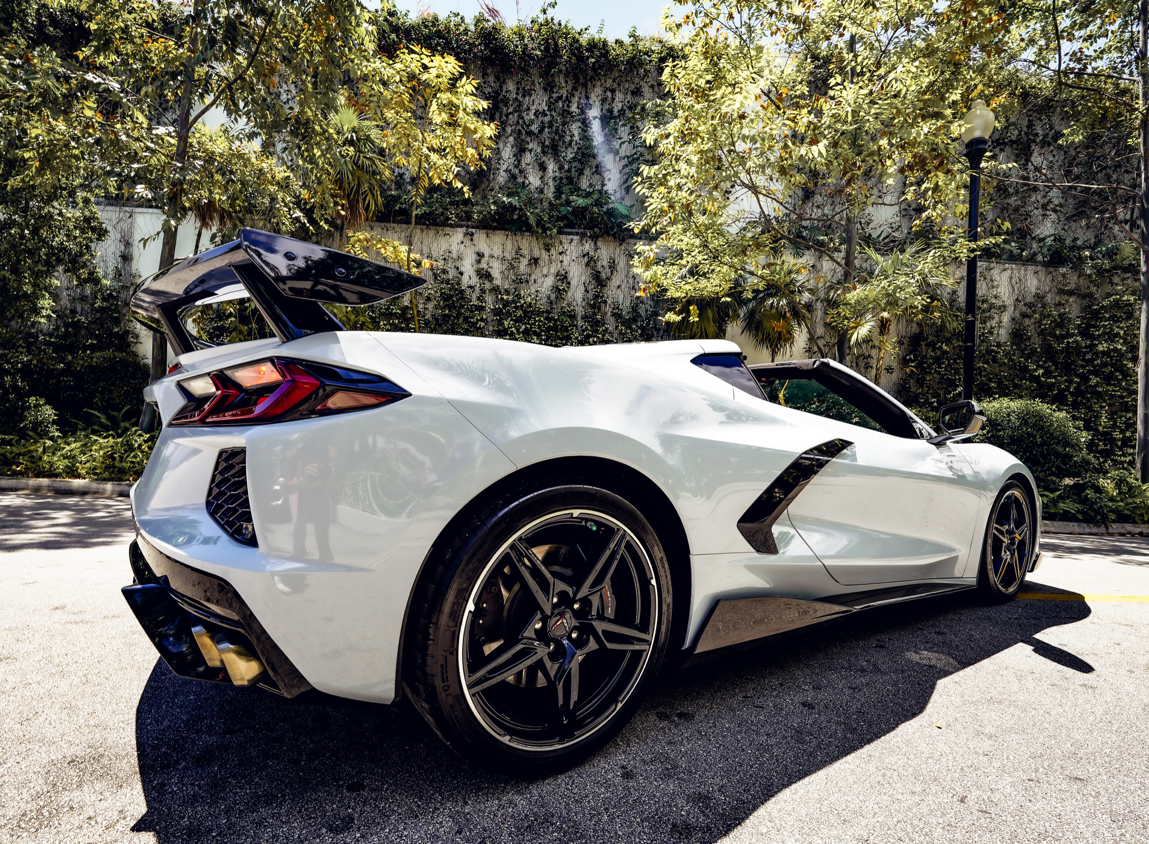 CORVETTE C8 WHITE