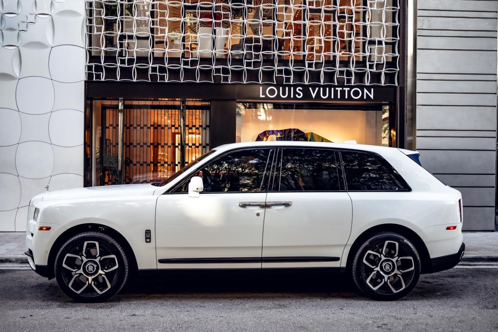 ROLLS ROYCE CULLINAN 2022 WHITE WITH STARLIGHT