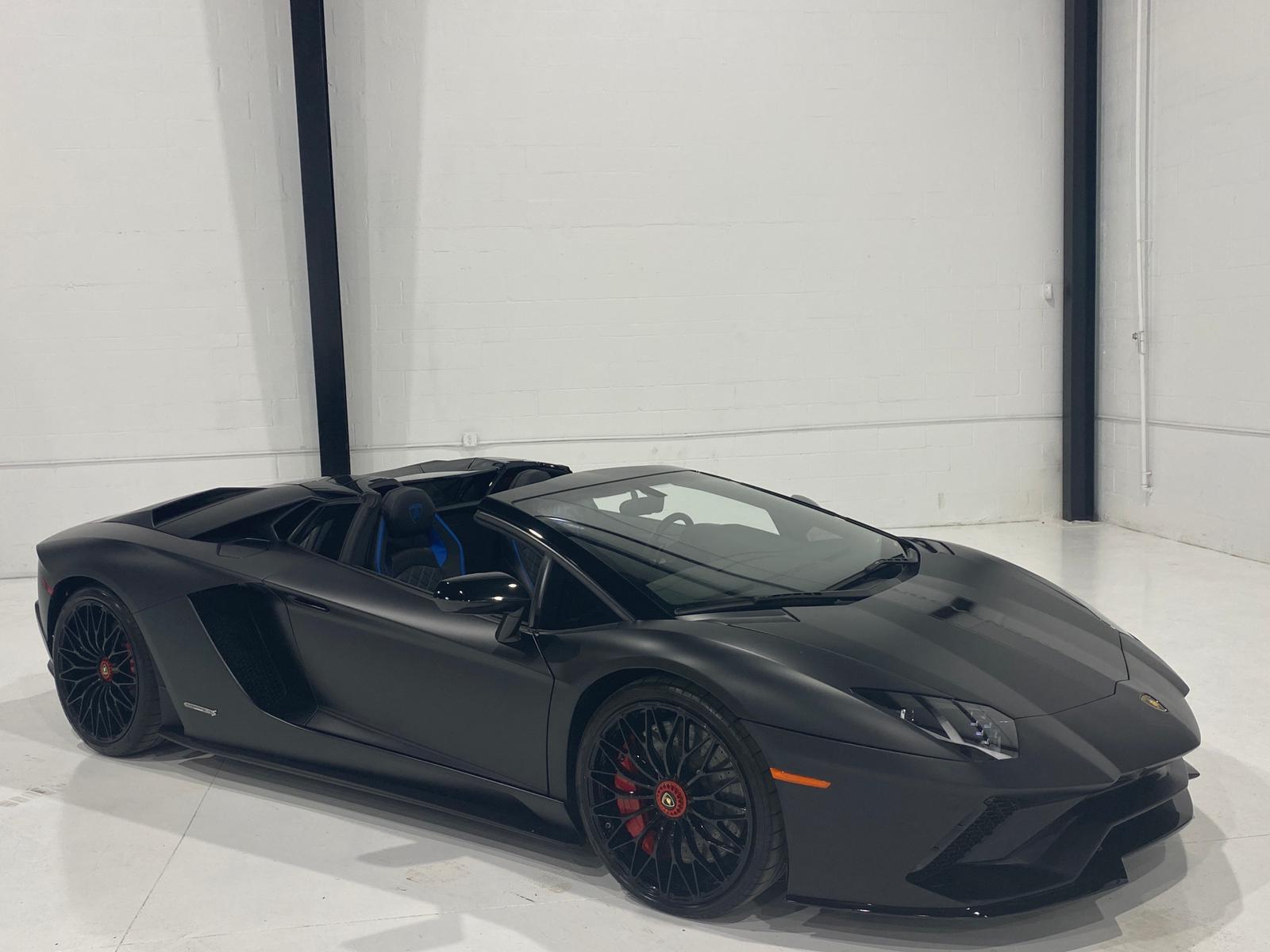 Lamborghini Aventador LP 740 S Roadster