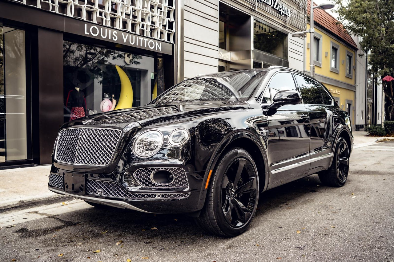 BENTLEY BENTAYGA BLACK