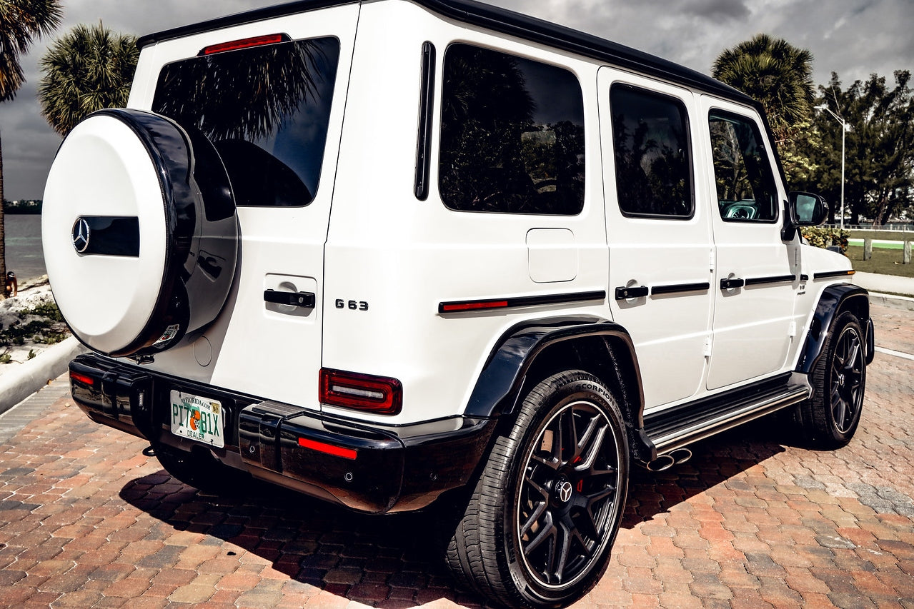 MERCEDES G63 WHITE