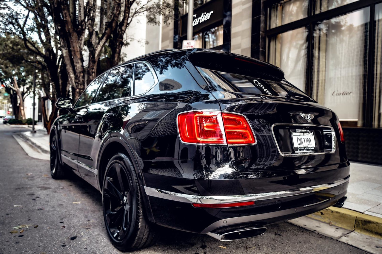 BENTLEY BENTAYGA BLACK