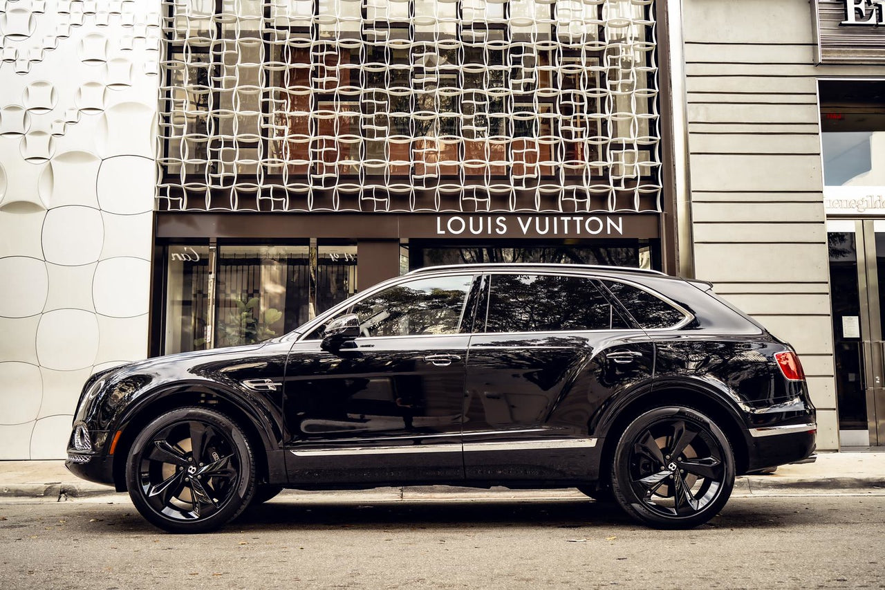 BENTLEY BENTAYGA BLACK